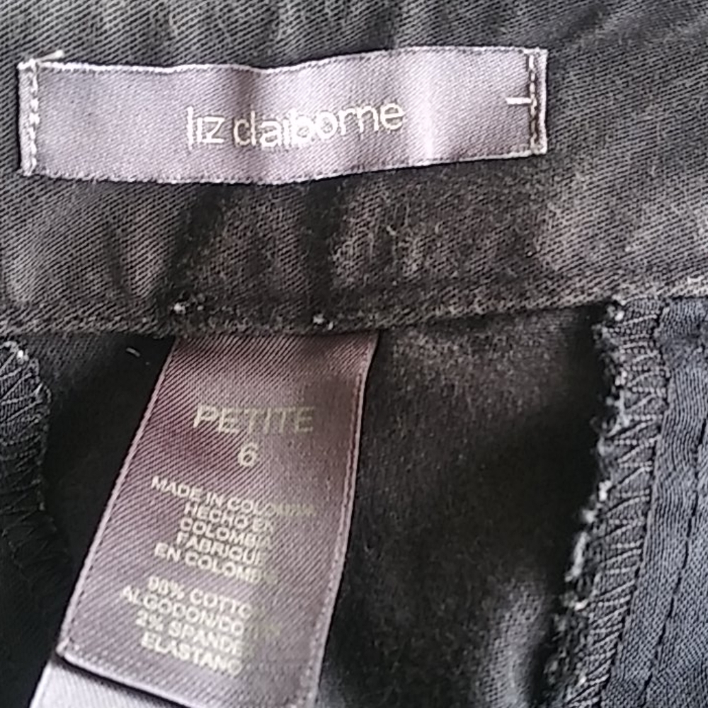 Shorts - Picture 3 of 3